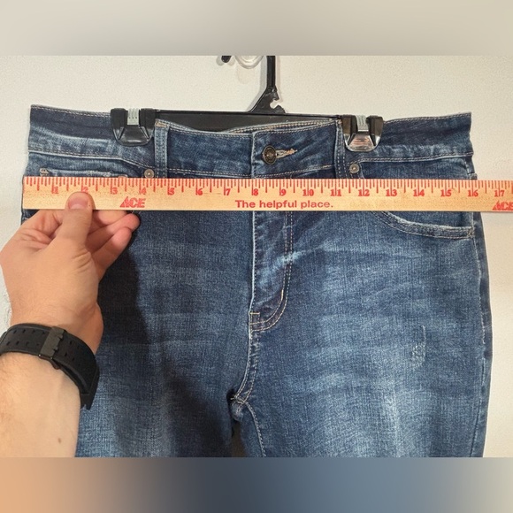 KanCan Women’s Distressed Skinny Jeans Size 13/30 Dark Wash Raw Frayed Hem - Picture 9 of 11